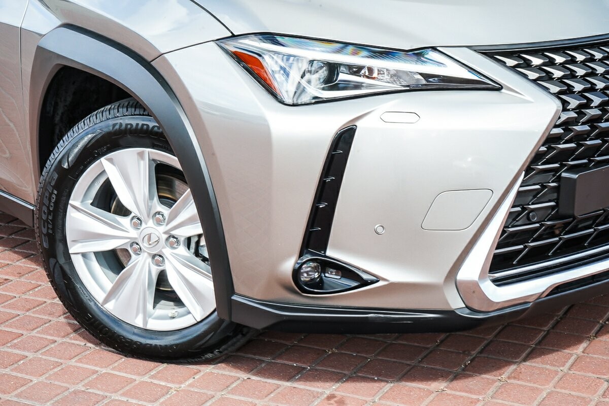 Lexus Ux image 2