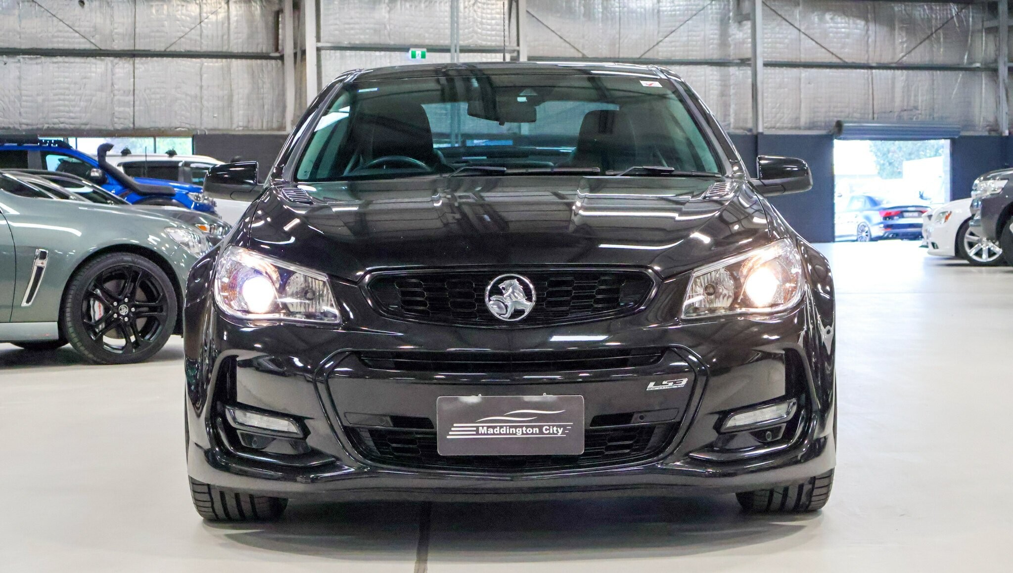 Holden Commodore image 2