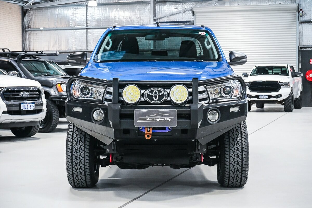 Toyota Hilux image 4