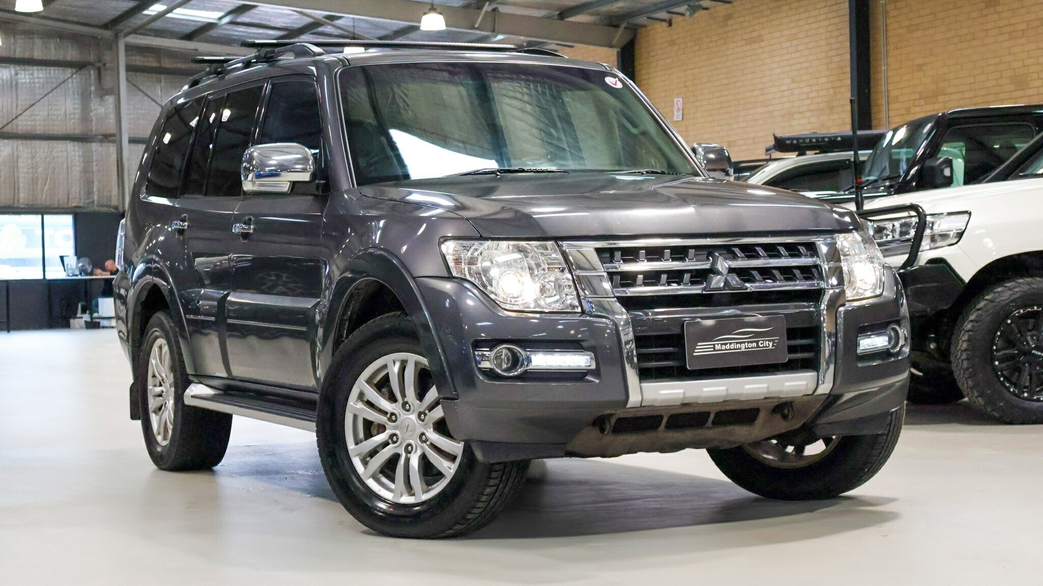 Mitsubishi Pajero image 1