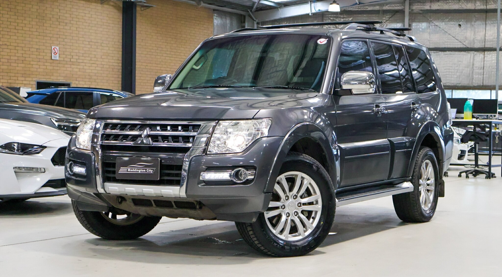 Mitsubishi Pajero image 3