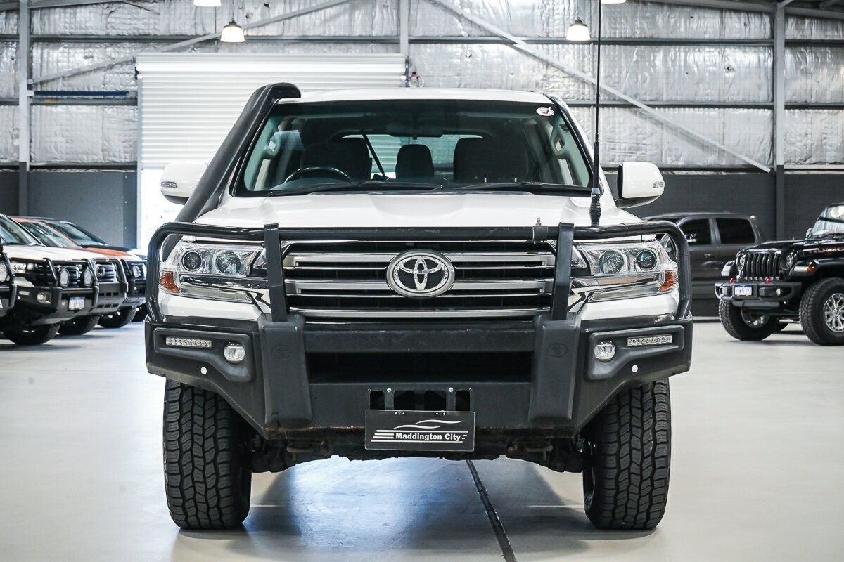 Toyota Landcruiser image 3