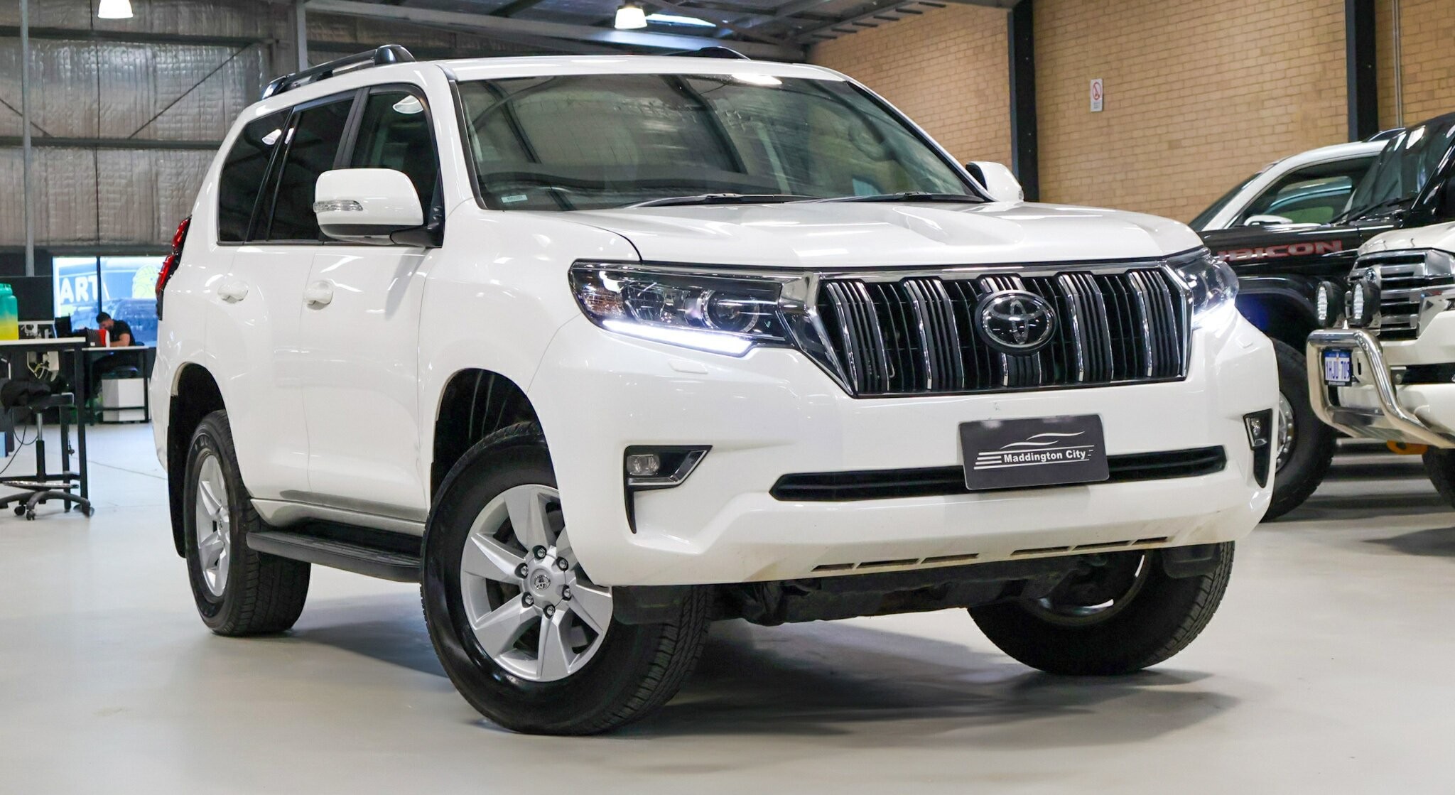 Toyota Landcruiser Prado image 1