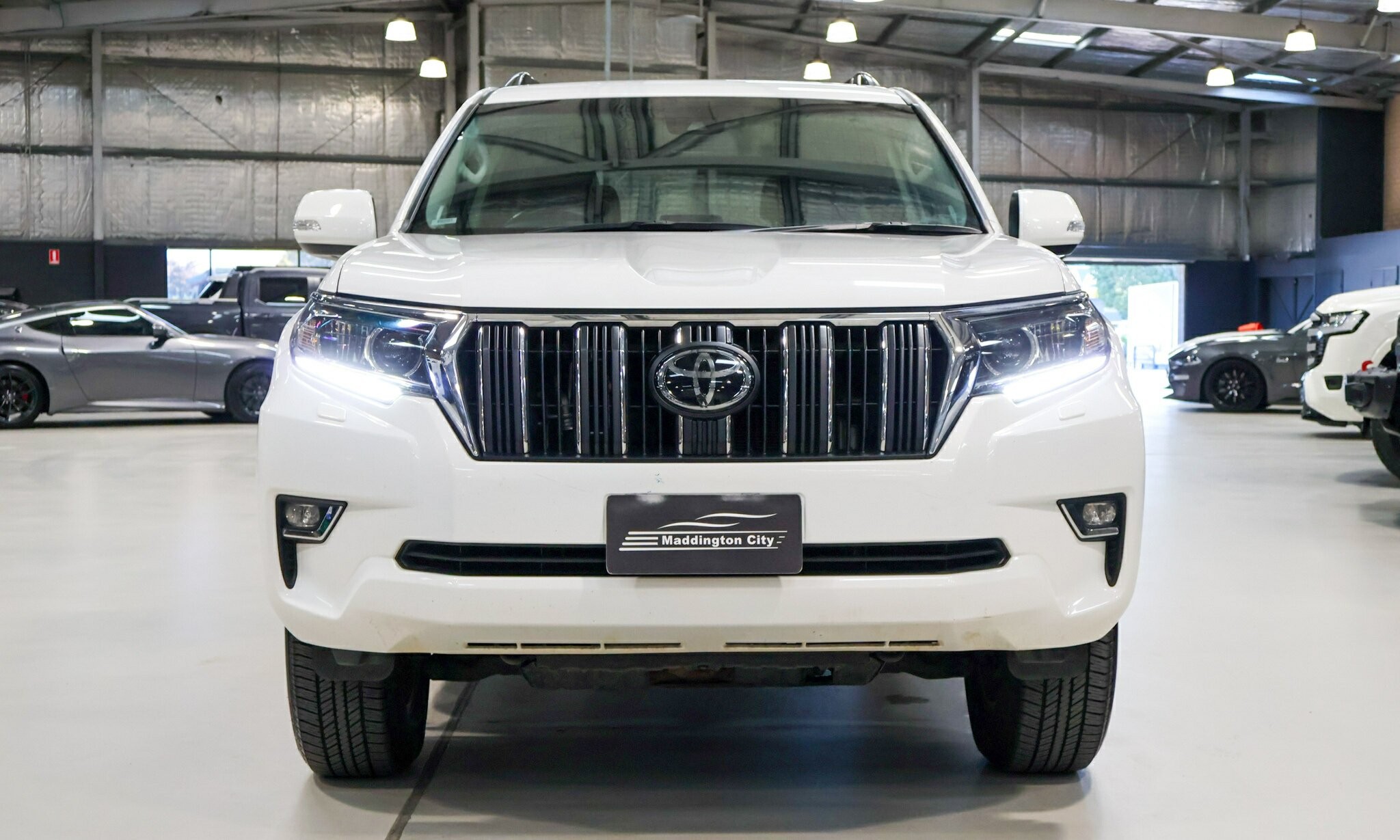 Toyota Landcruiser Prado image 2