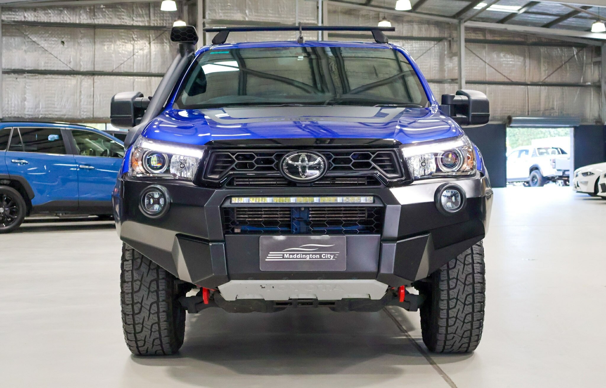 Toyota Hilux image 2