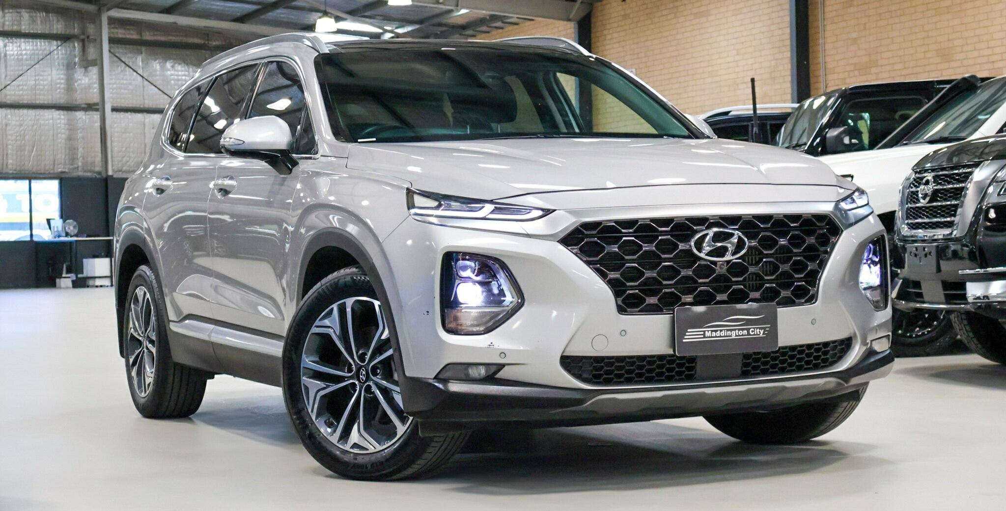 Hyundai Santa Fe image 1