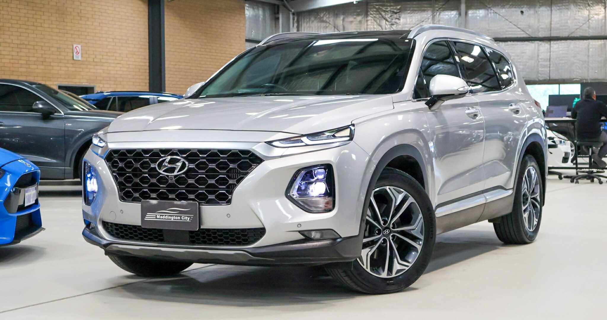 Hyundai Santa Fe image 3