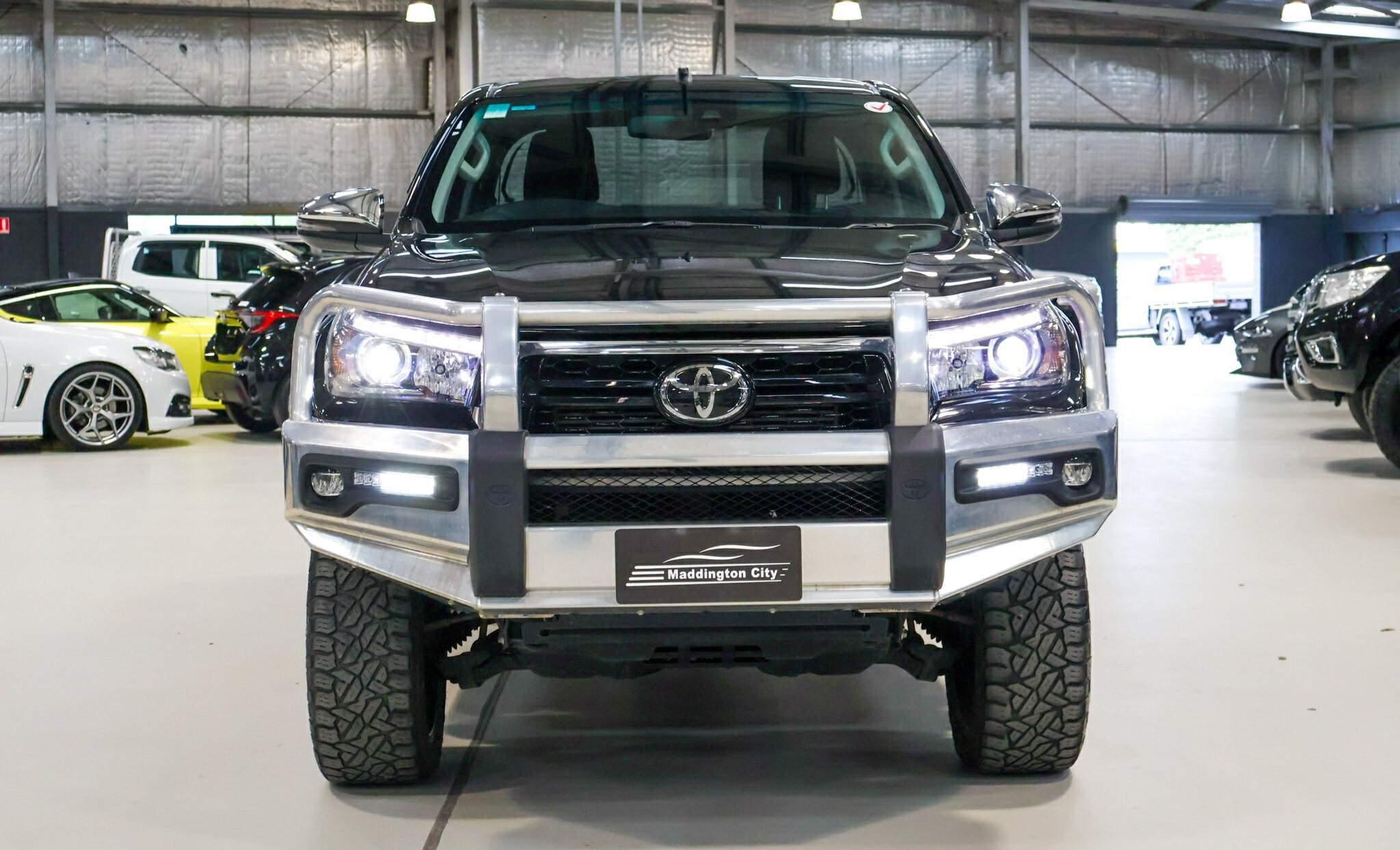 Toyota Hilux image 2