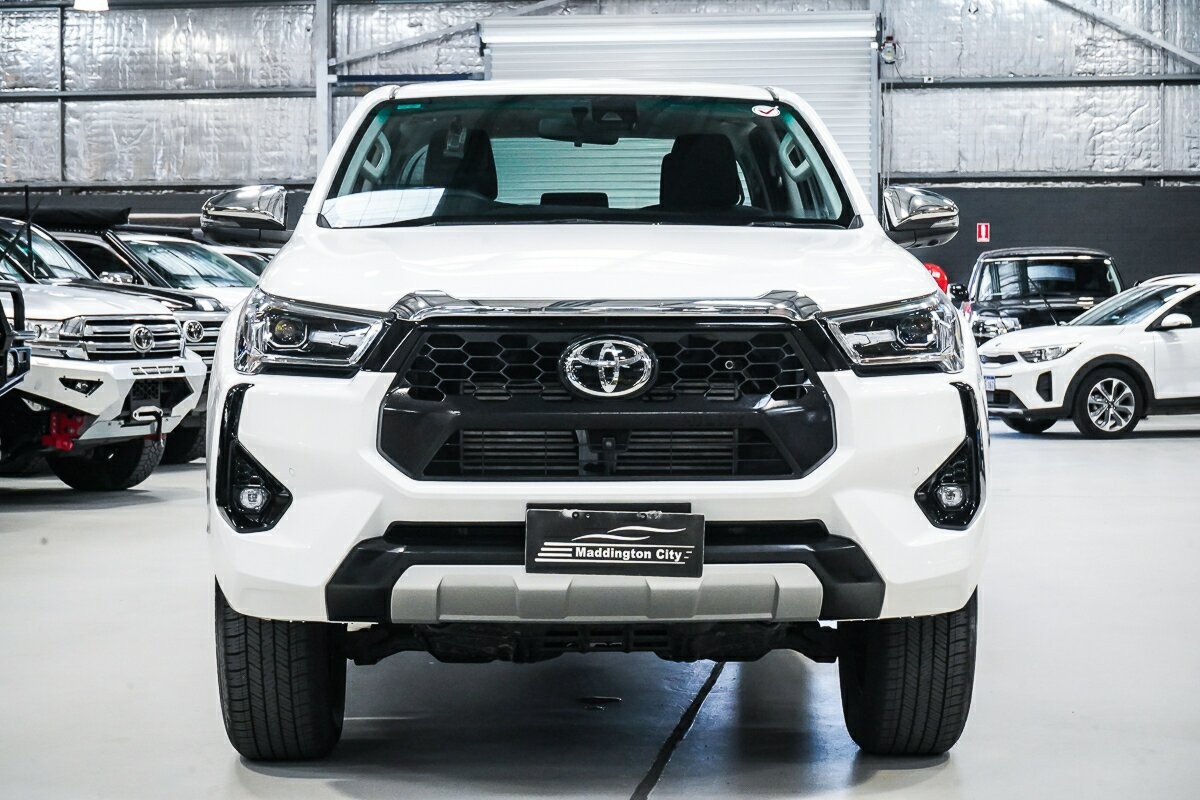 Toyota Hilux image 3