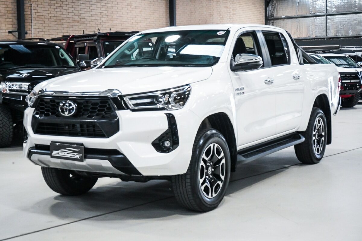 Toyota Hilux image 4