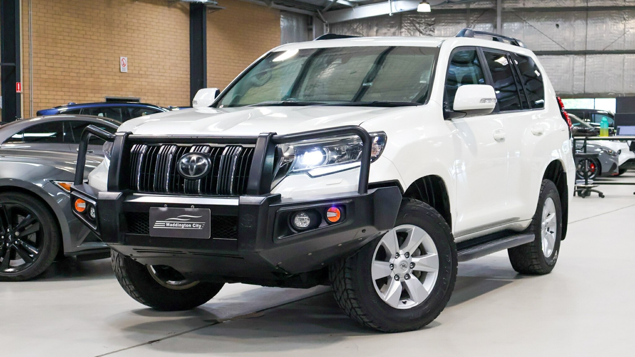 Toyota Landcruiser Prado image 3