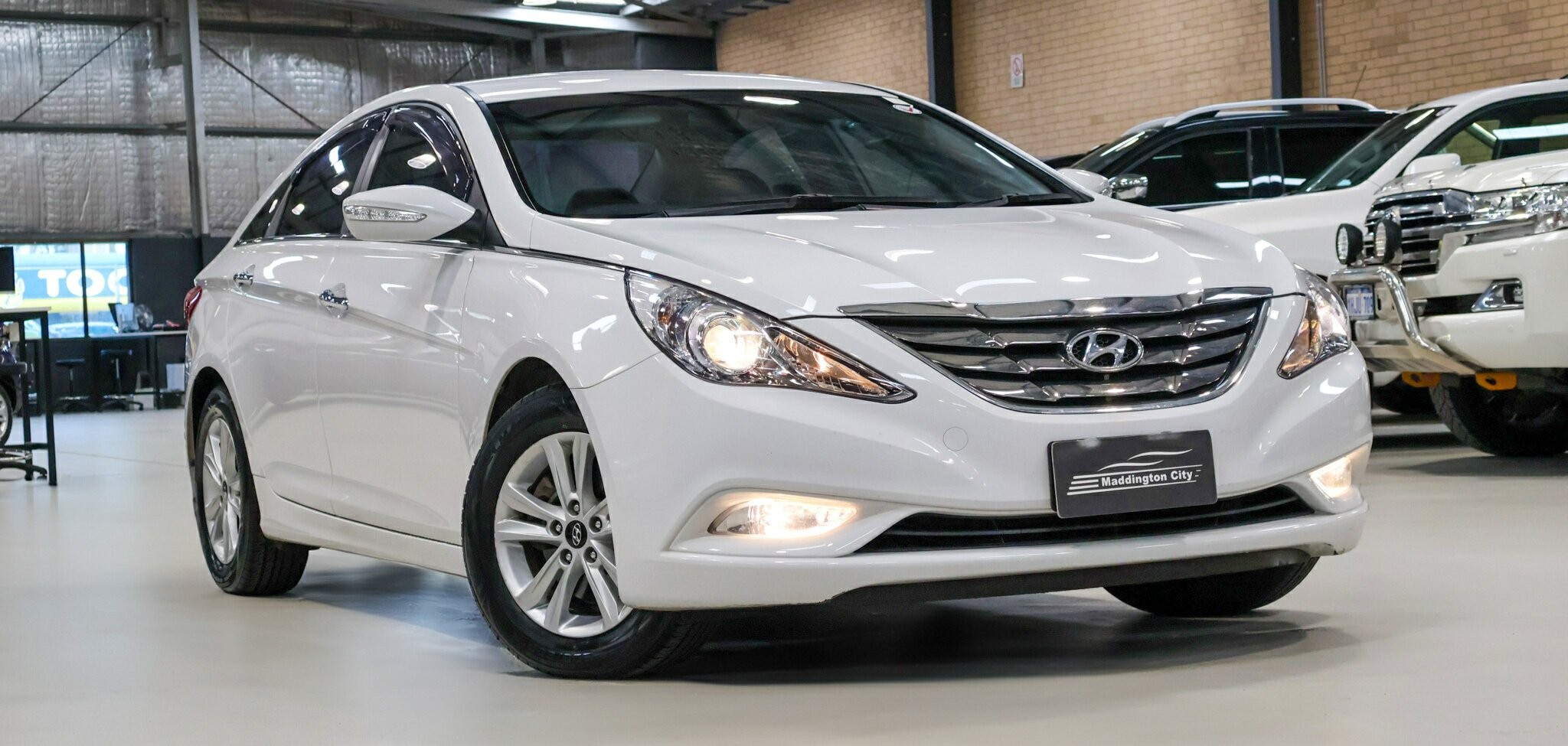 Hyundai I45 image 1