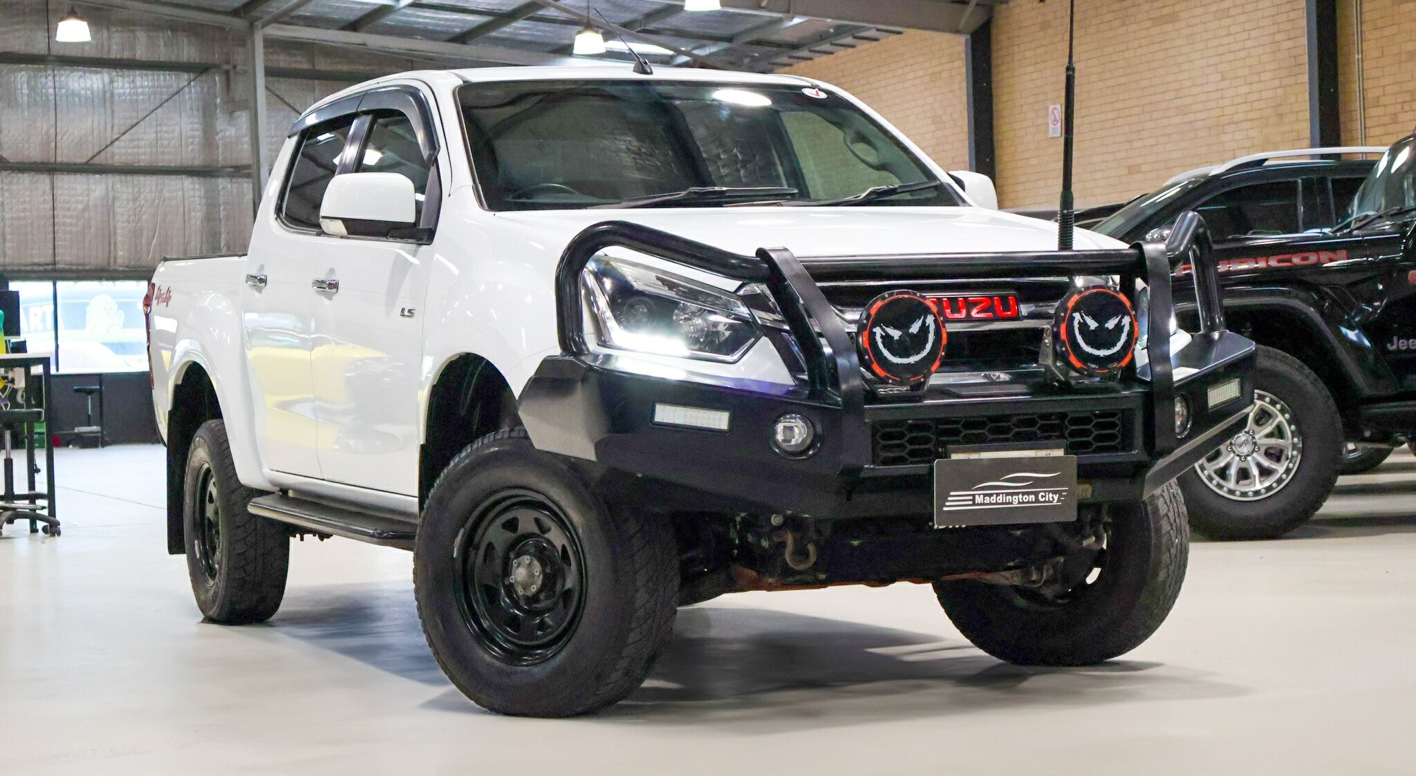 Isuzu D-max image 1