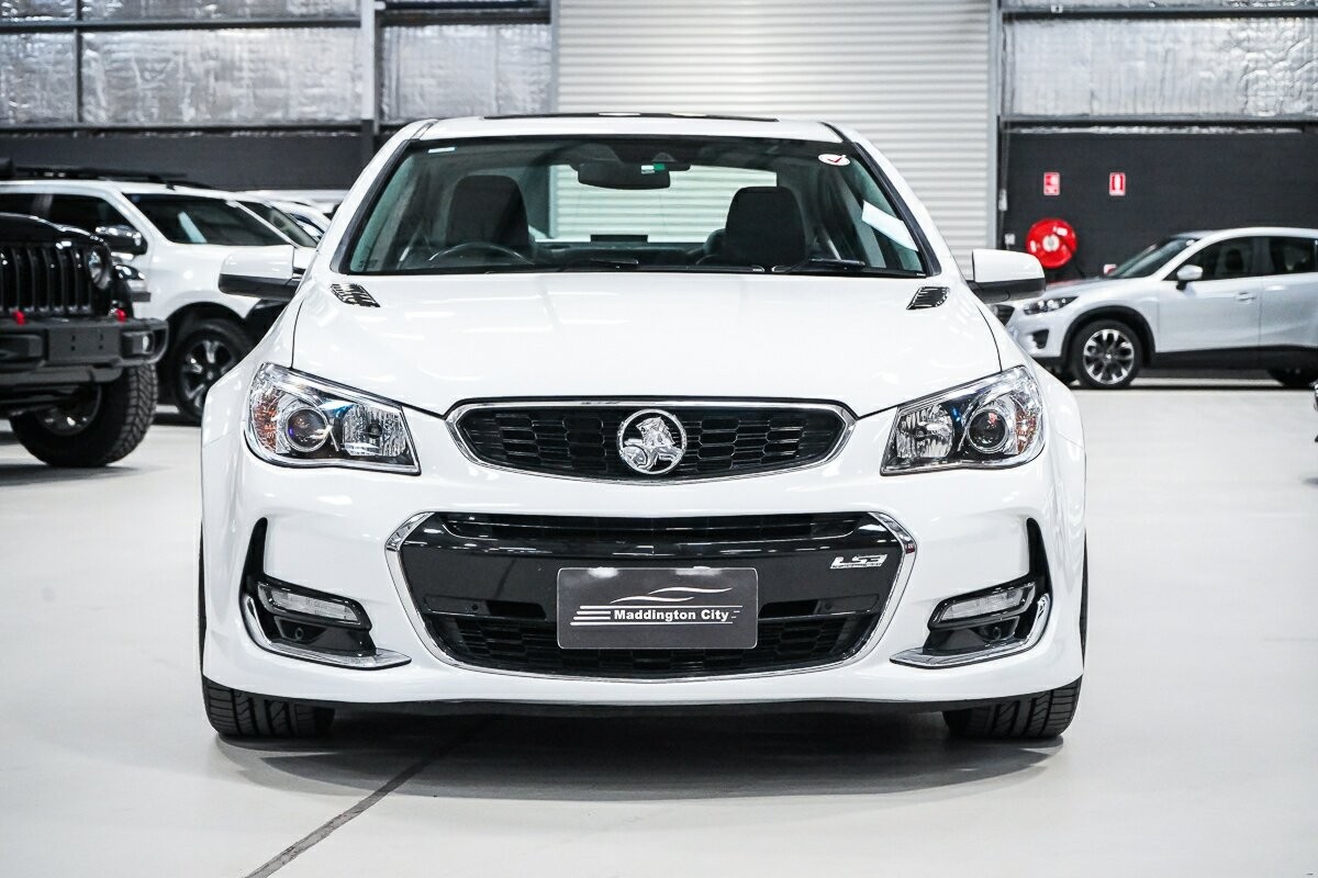 Holden Commodore image 3