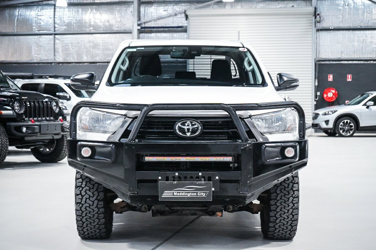 Toyota Hilux image 4