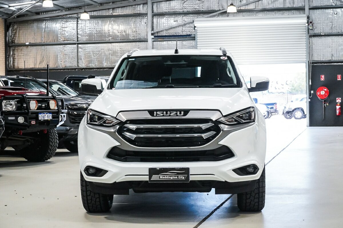 Isuzu Mu-x image 3