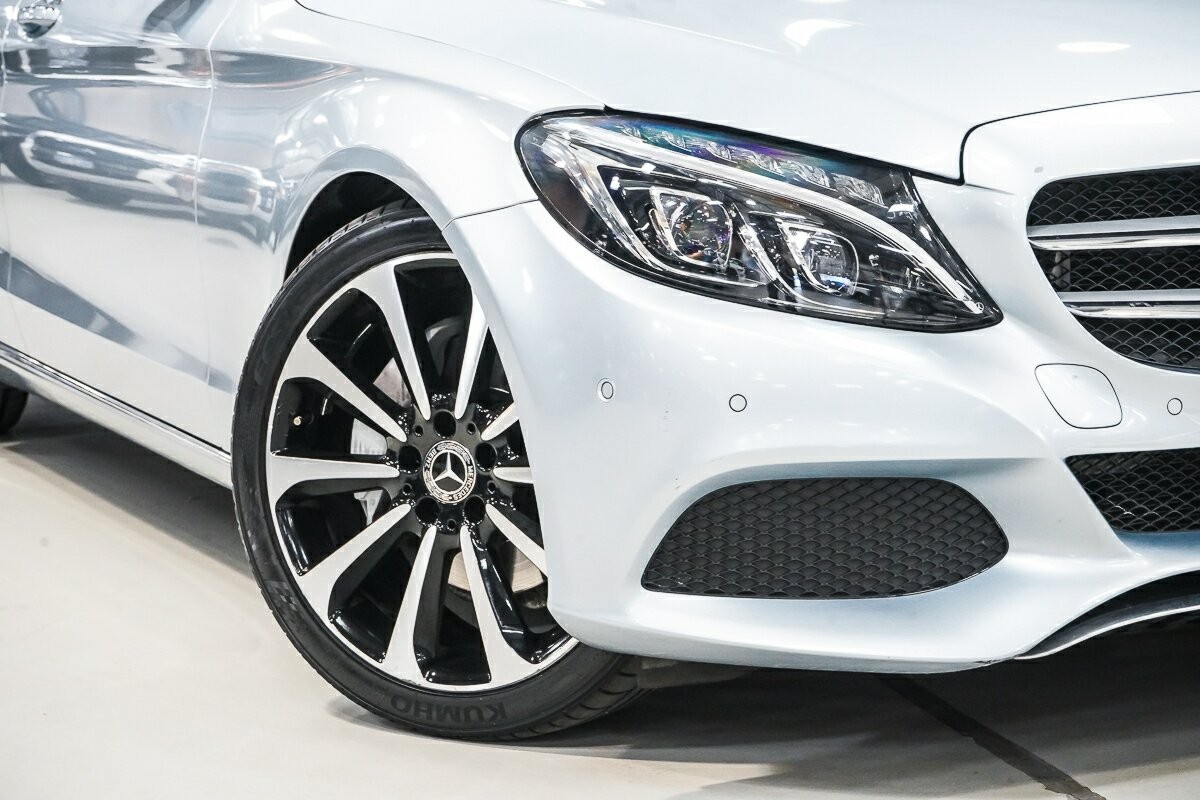 Mercedes Benz C-class image 2