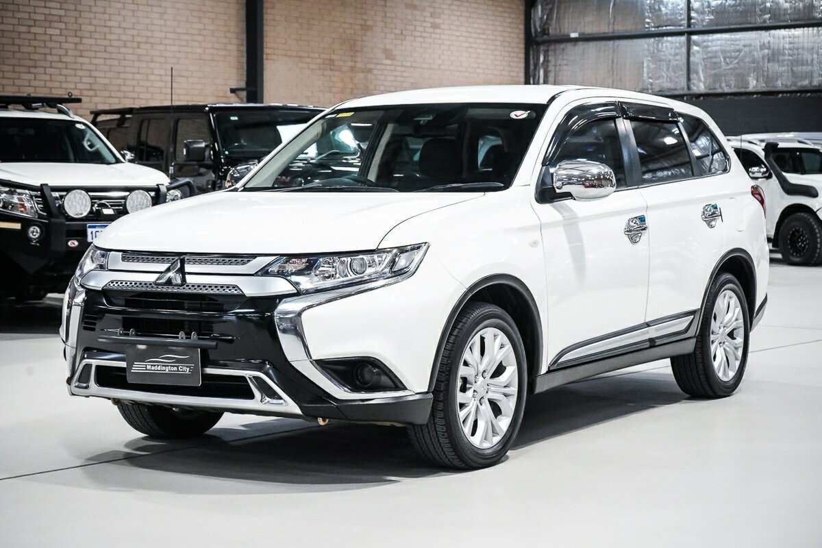 Mitsubishi Outlander image 4