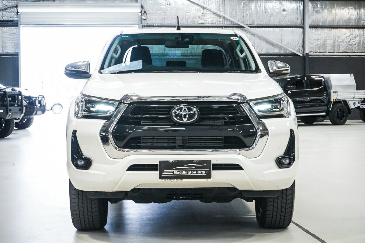 Toyota Hilux image 3