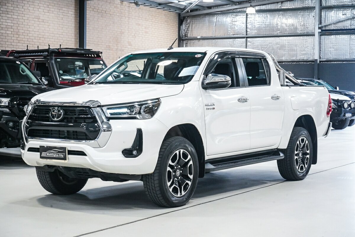 Toyota Hilux image 4