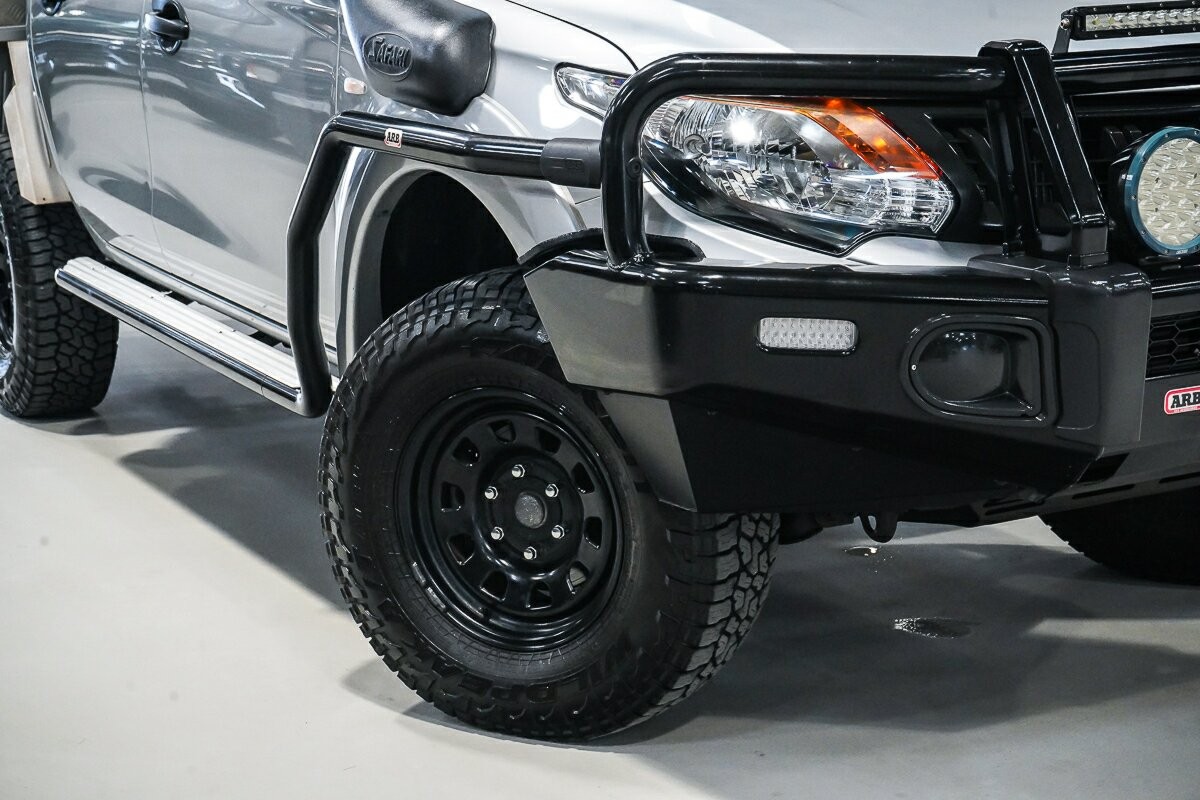 Mitsubishi Triton image 2