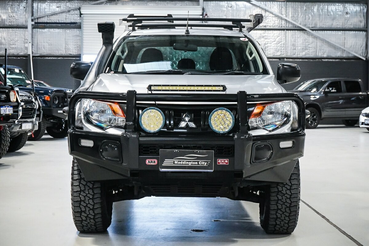 Mitsubishi Triton image 3