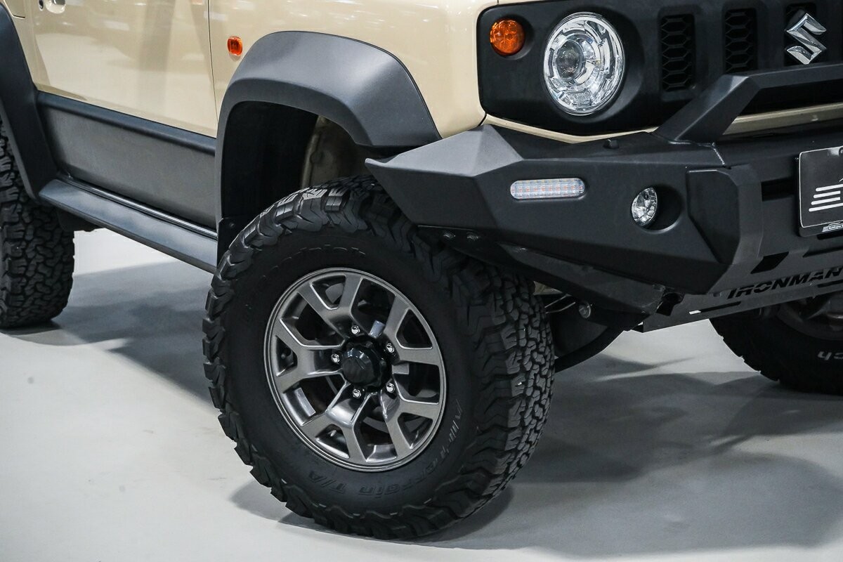 Suzuki Jimny image 2