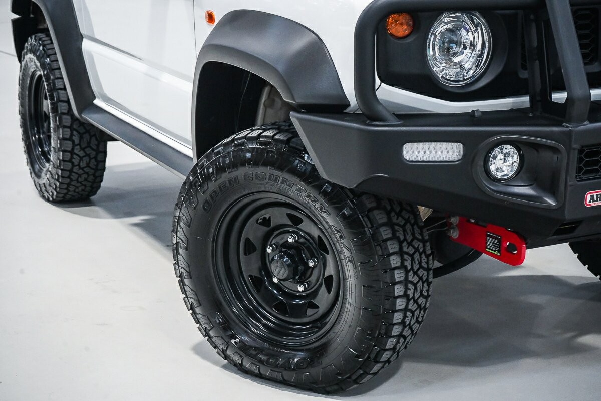 Suzuki Jimny image 2