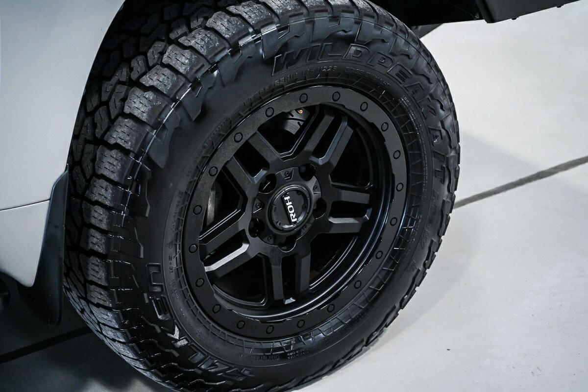 Toyota Landcruiser image 3