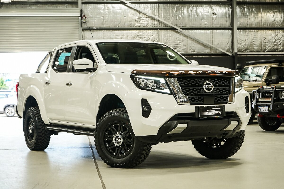 Nissan Navara image 1