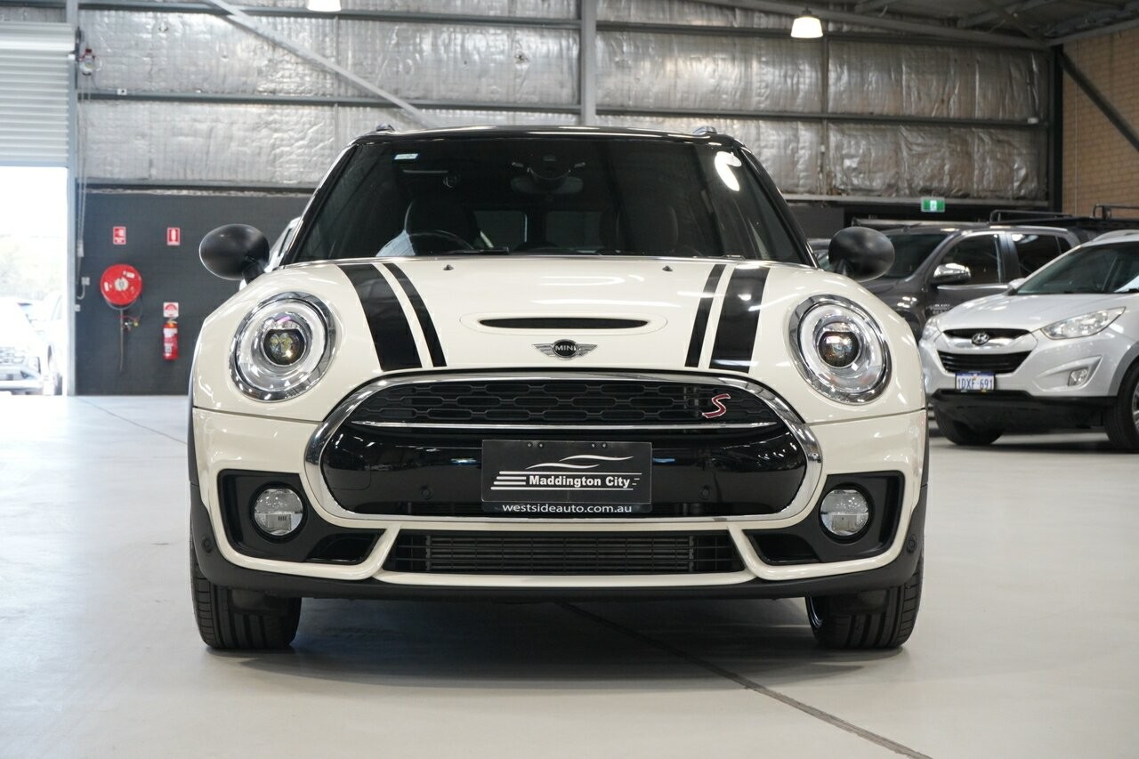 Mini Clubman image 2