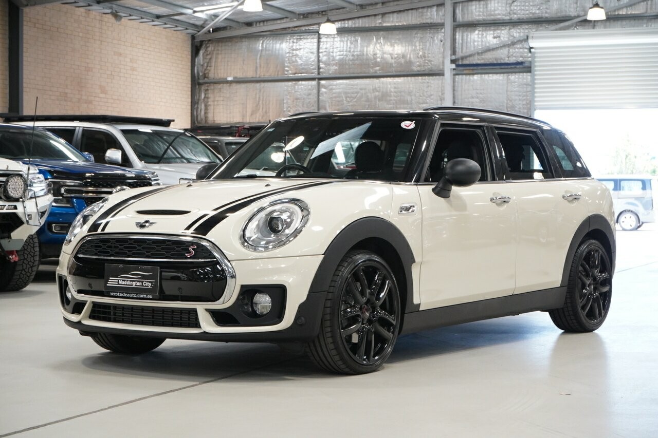 Mini Clubman image 3