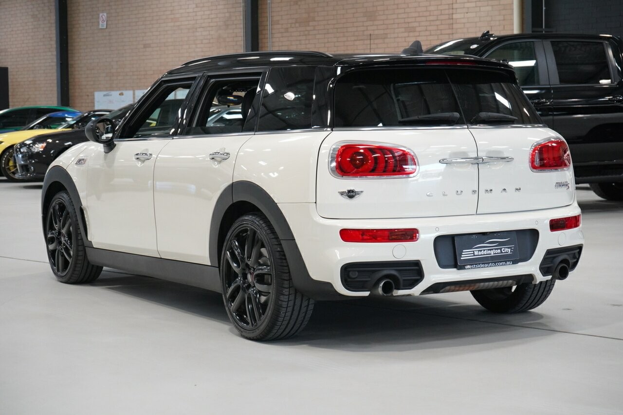 Mini Clubman image 4