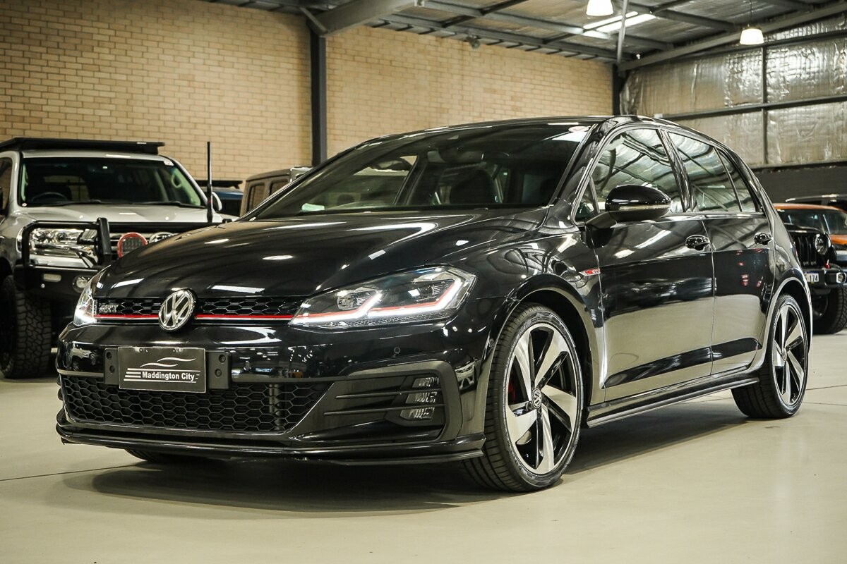 Volkswagen Golf image 4