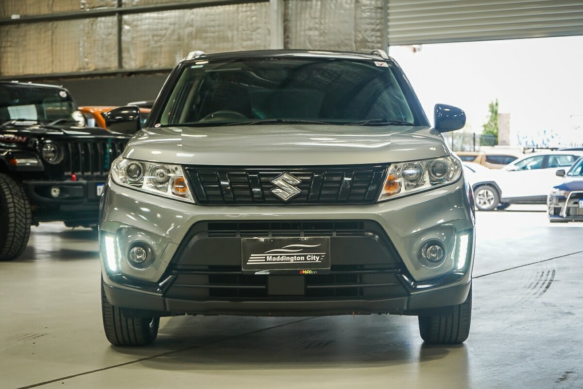 Suzuki Vitara image 3