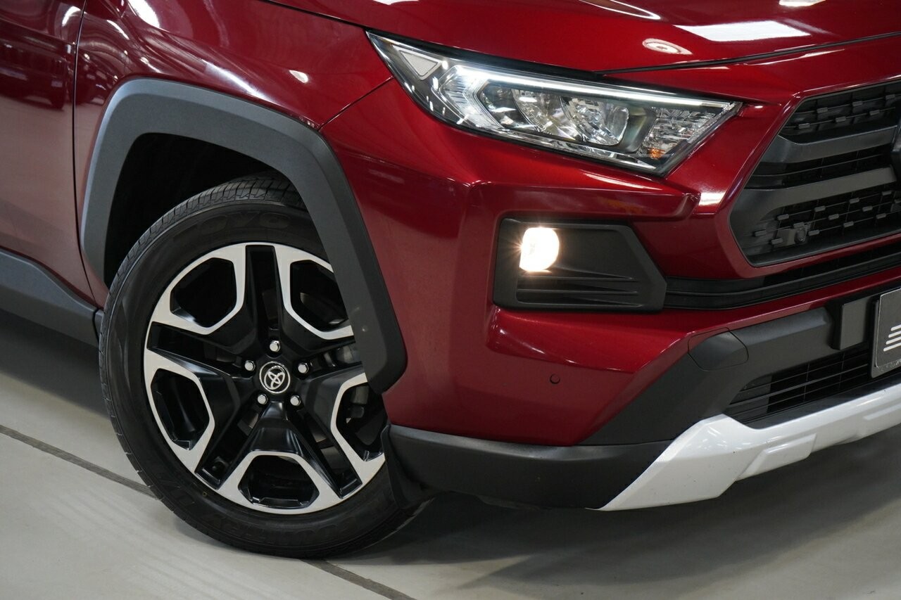 Toyota Rav4 image 2