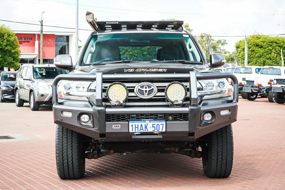 Toyota Landcruiser image 3