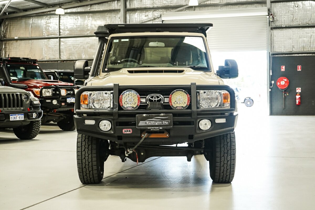 Toyota Landcruiser image 3