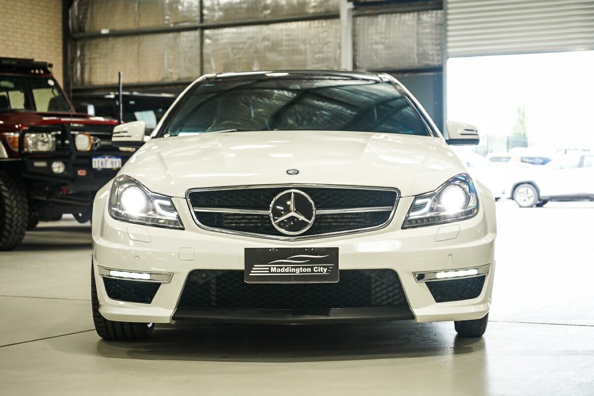 Mercedes Benz C-class image 3