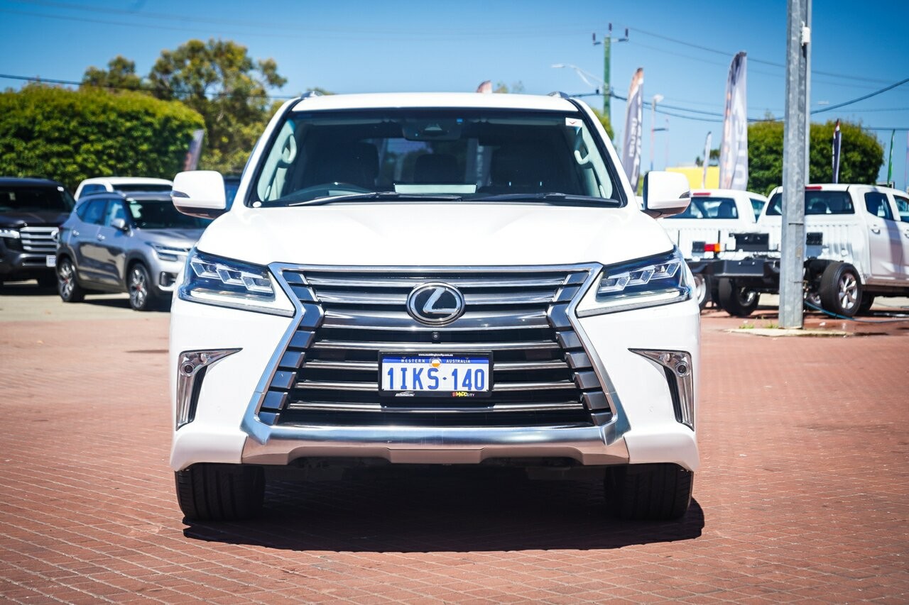 Lexus Lx image 2