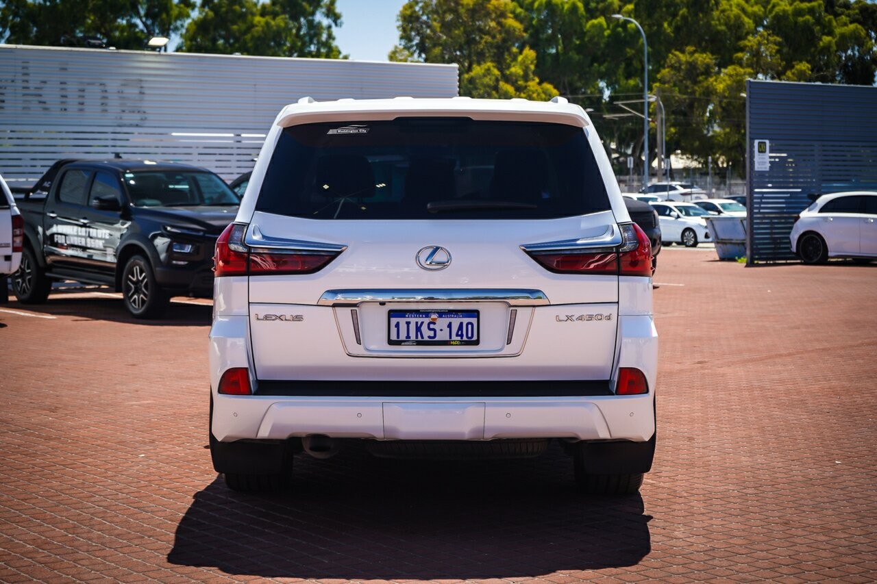 Lexus Lx image 4