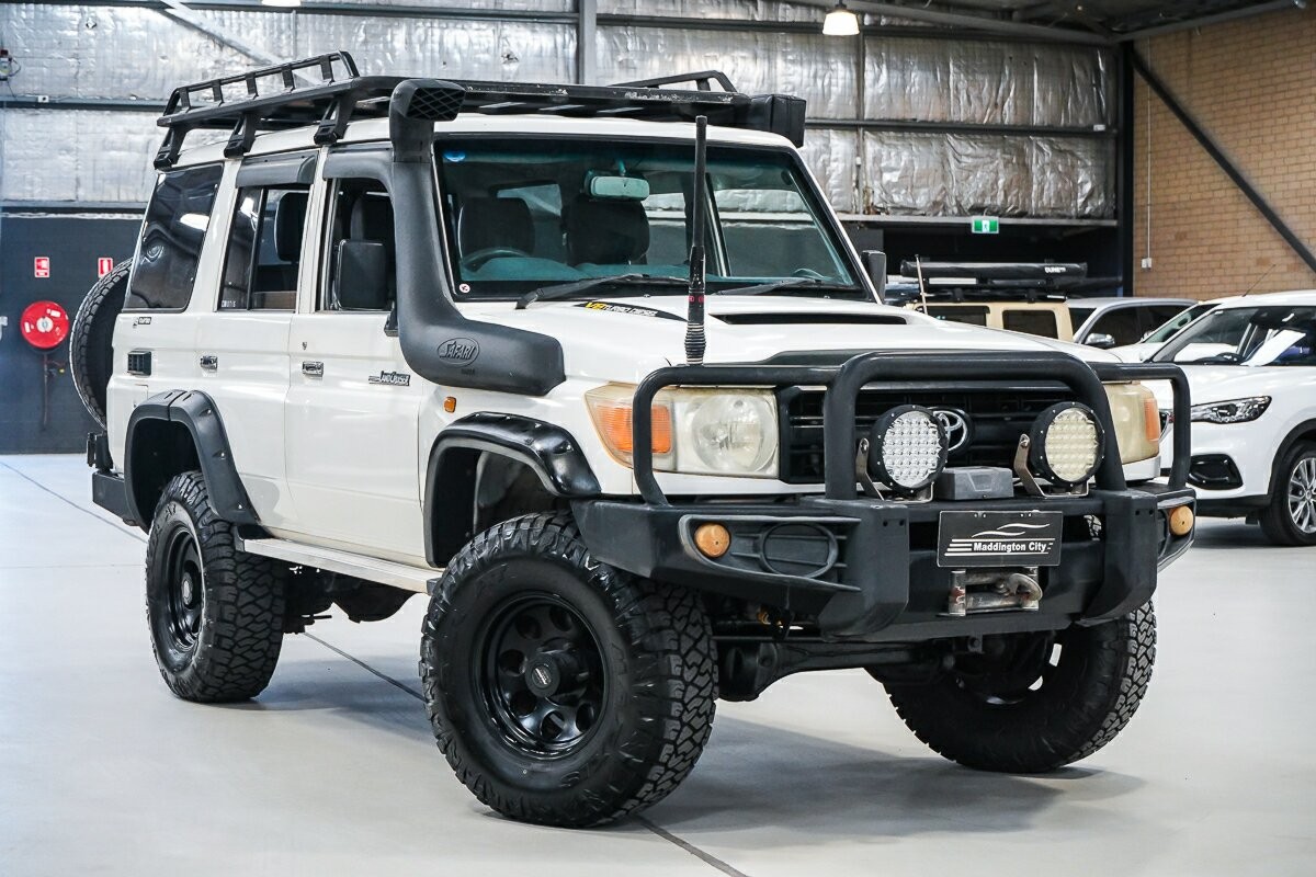 Toyota Landcruiser image 1