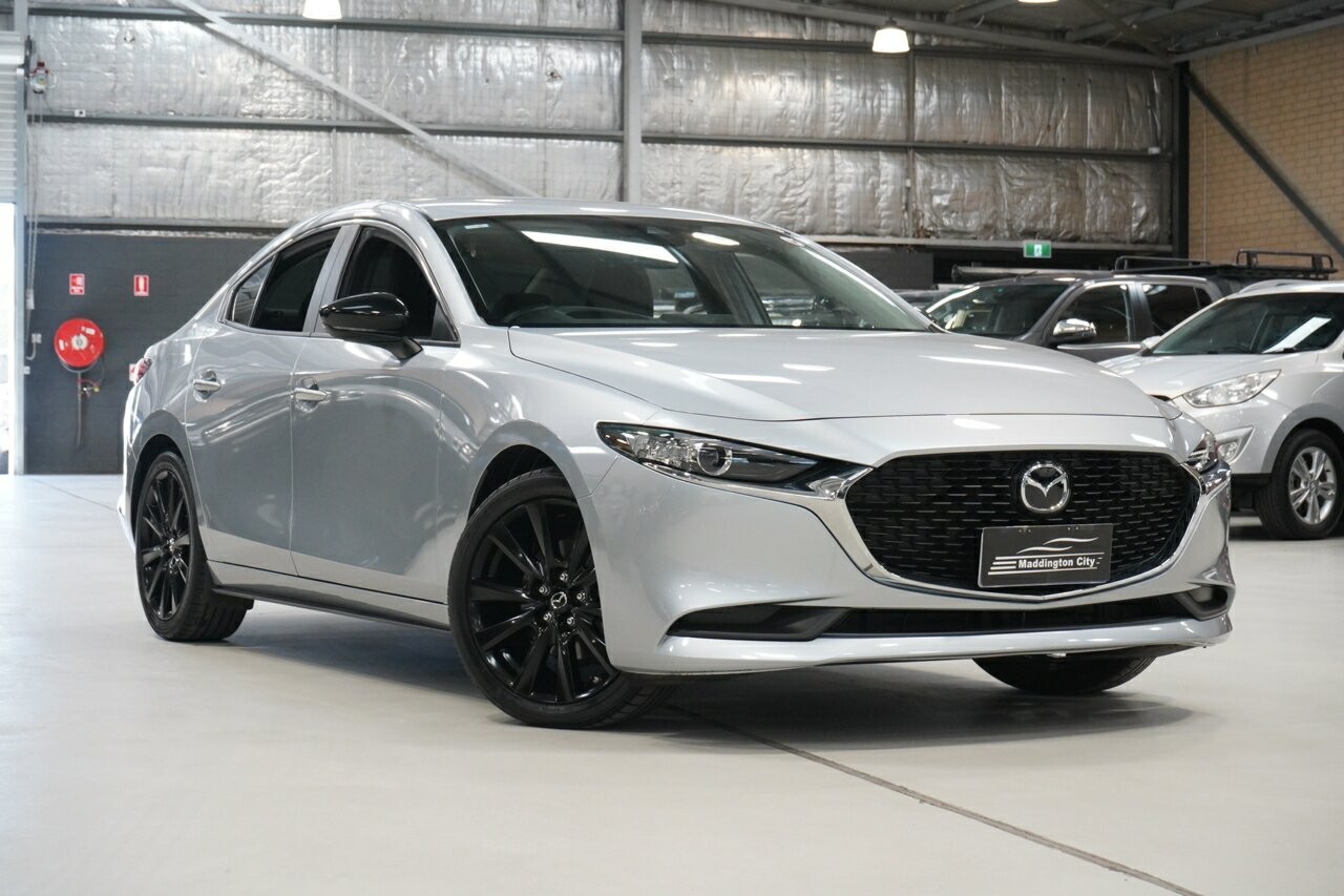 Mazda 3 image 1