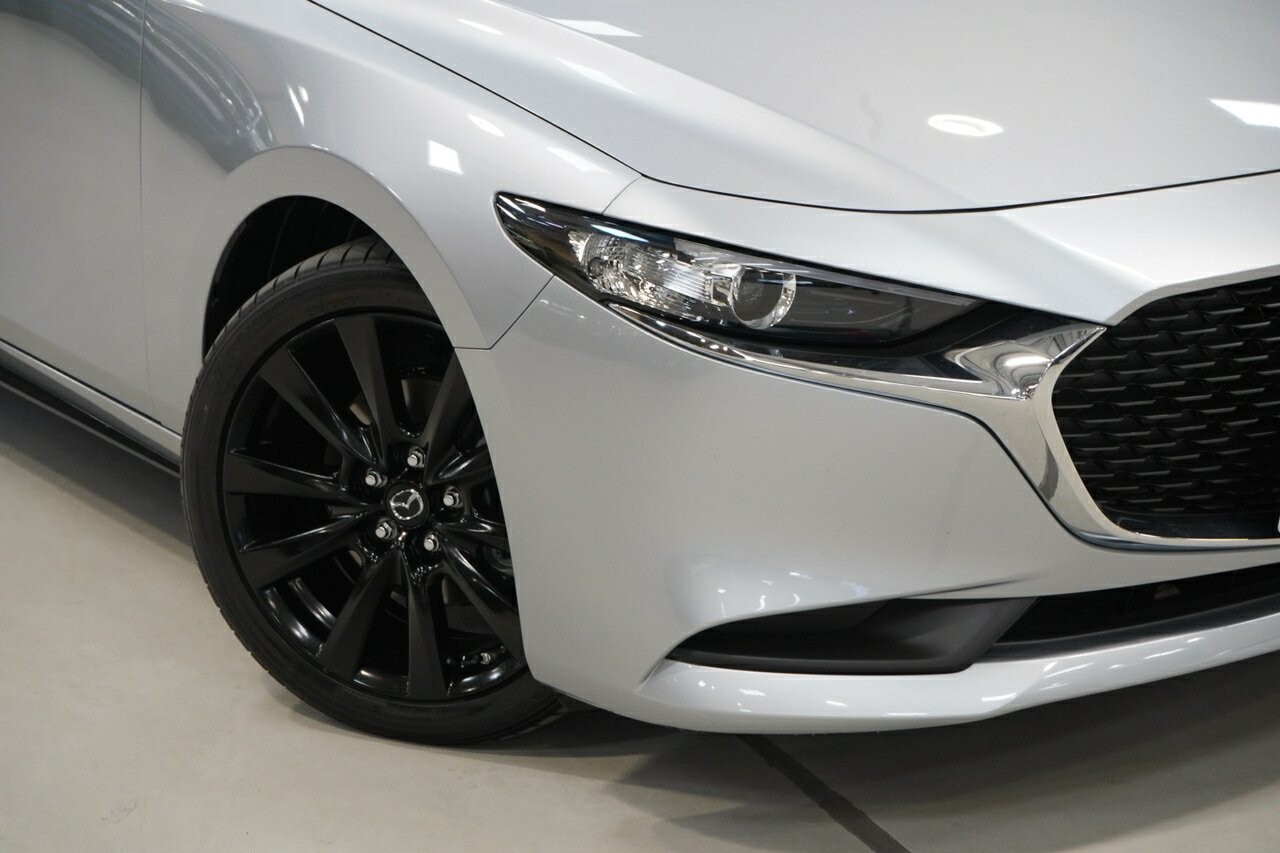 Mazda 3 image 2