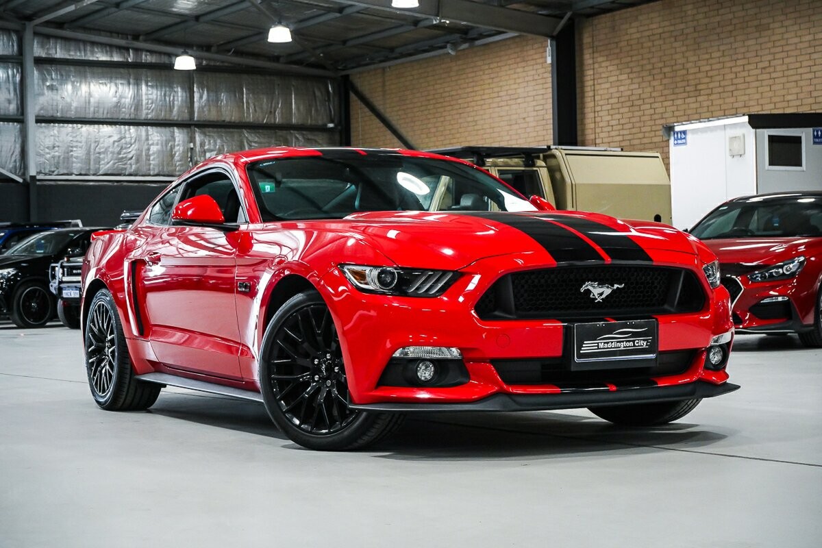 Ford Mustang image 1