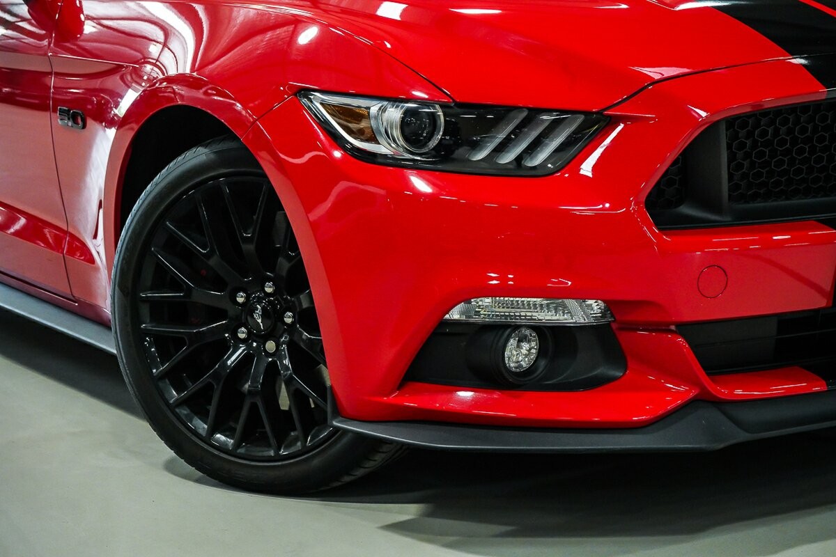 Ford Mustang image 2