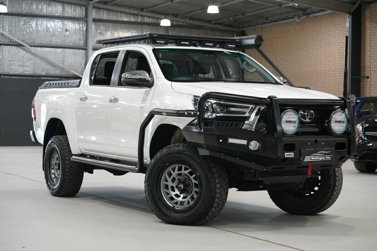 Toyota Hilux image 1