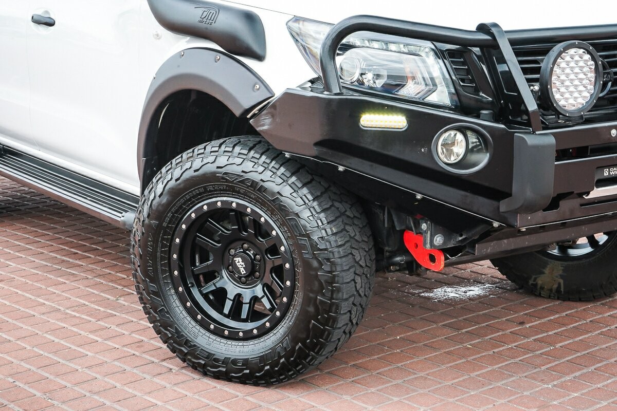 Nissan Navara image 2