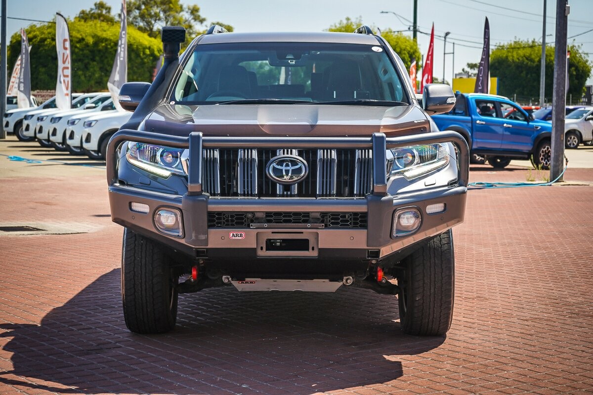 Toyota Landcruiser Prado image 2