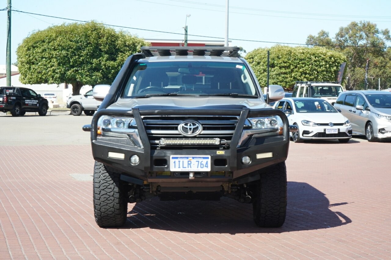 Toyota Landcruiser image 4